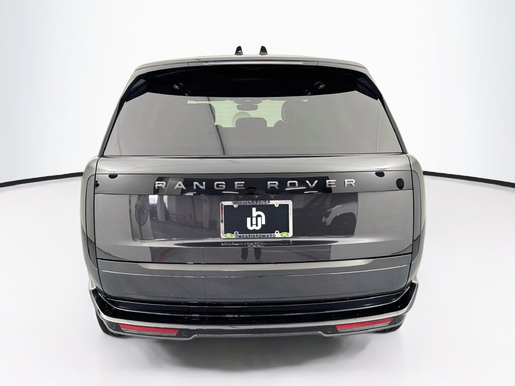 New 2027 Carpathian Grey Land Rover SE image 6