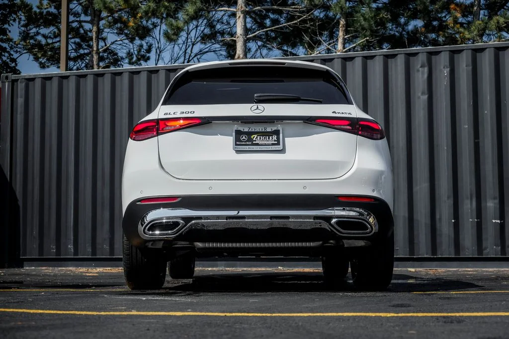 New 2027 Polar White Mercedes-Benz GLC 300 image 8