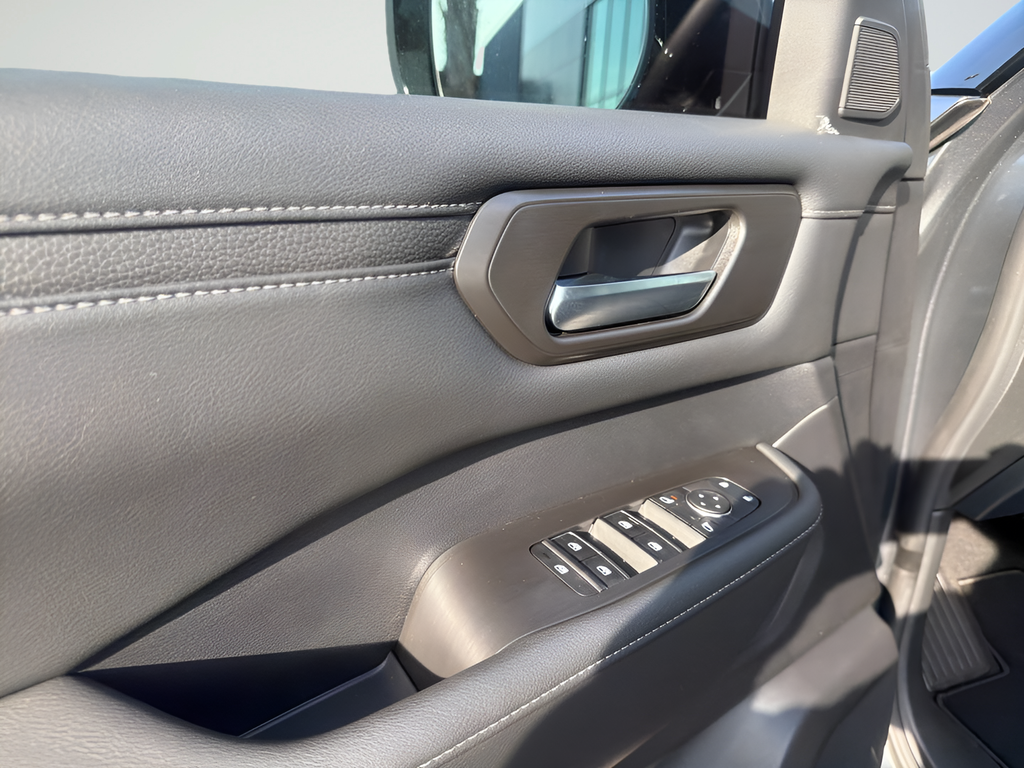 2026 Nissan Armada SV - Photo 14