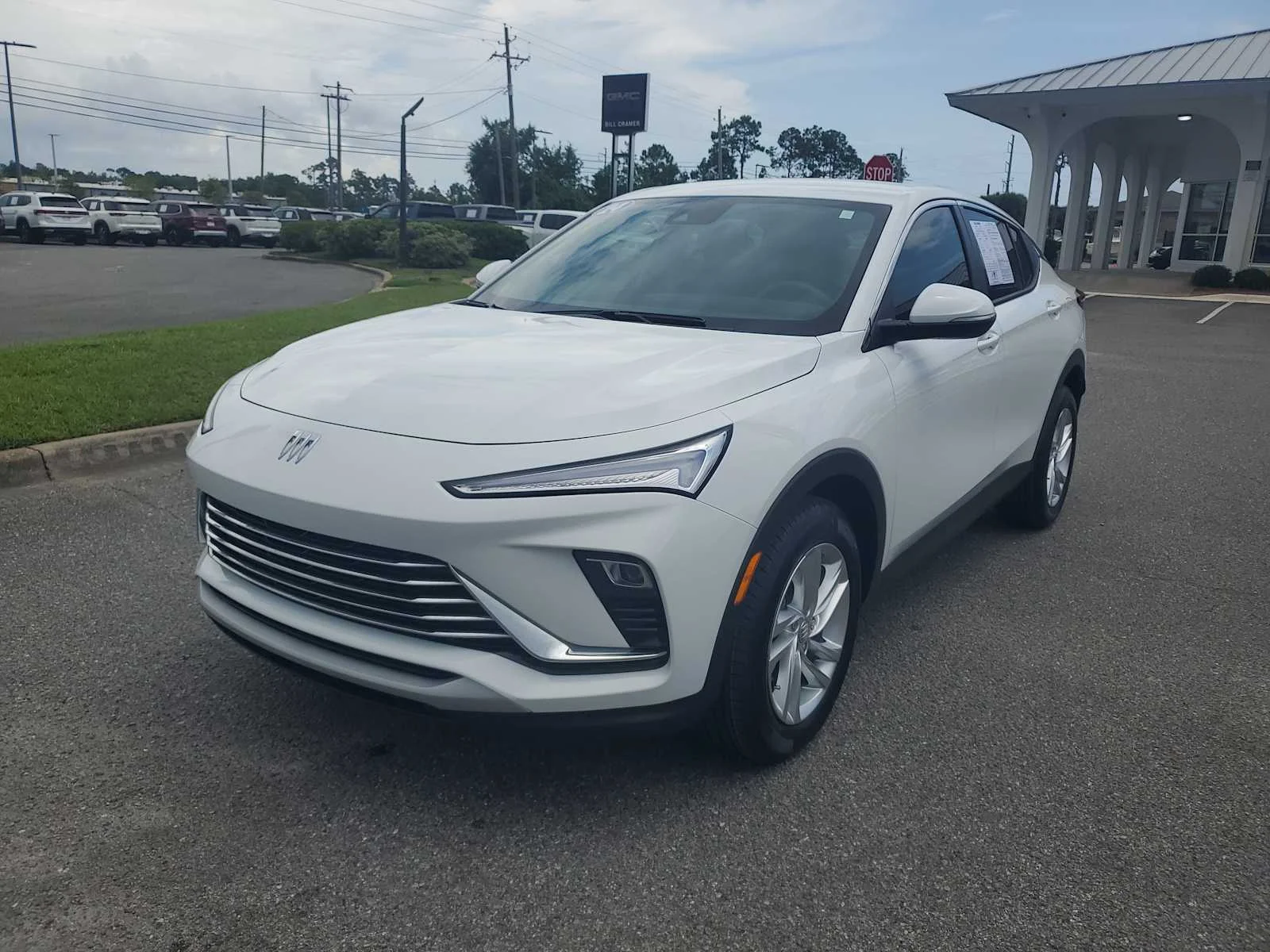 Used 2024 Summit White Buick Preferred image 1