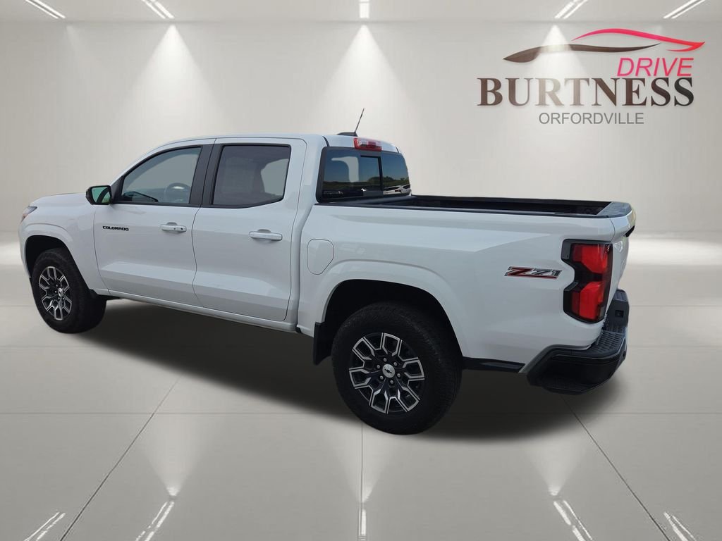 Used 2024 White Chevrolet Z71 image 6