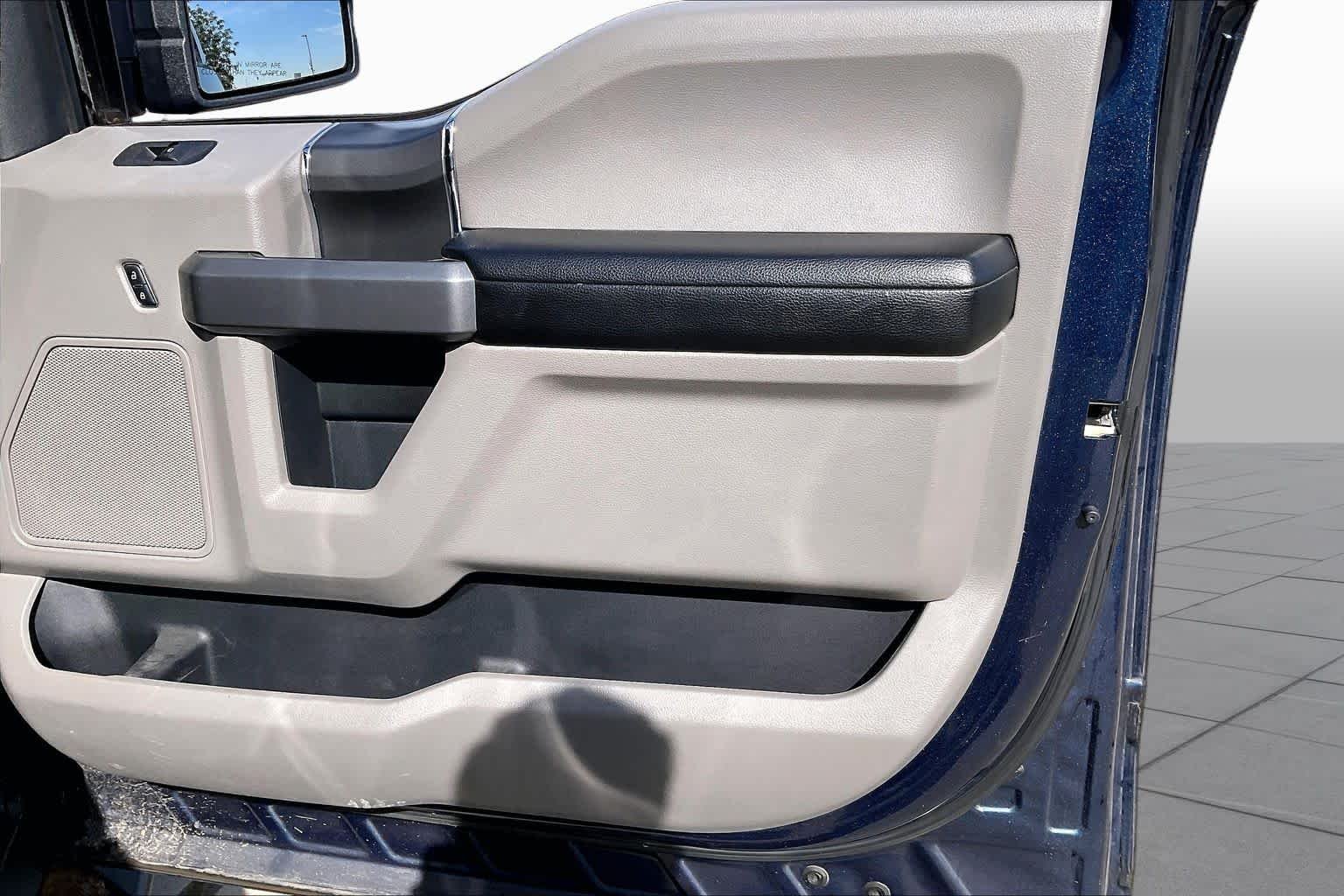 Used 2017 Blue Jeans Metallic Ford XLT image 23