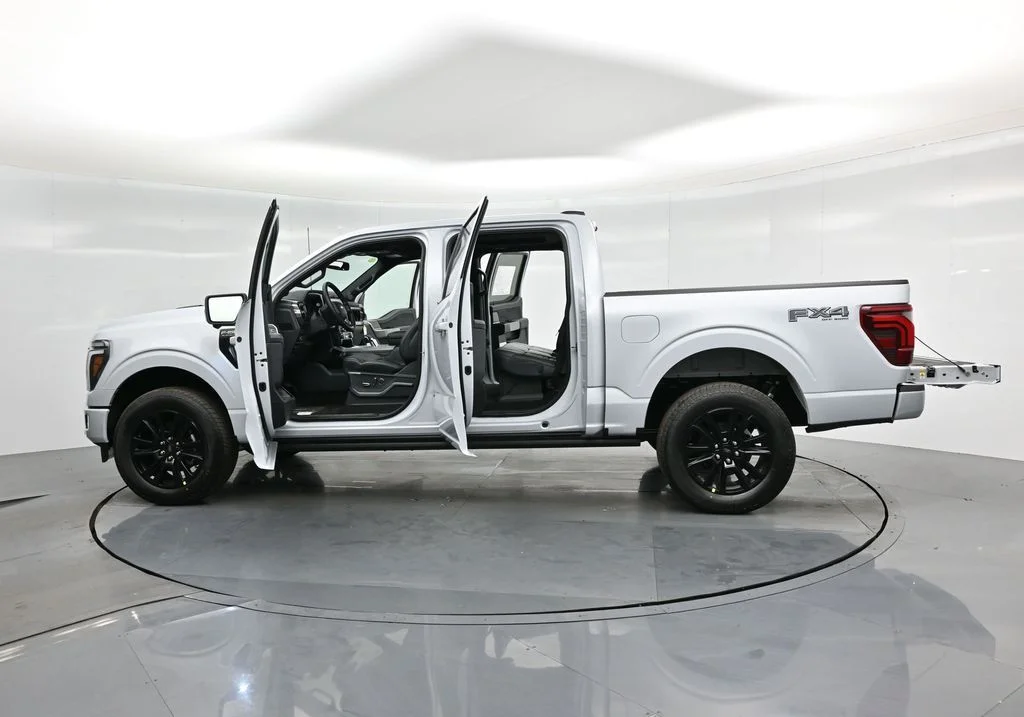 2025 Ford F-150 Platinum - Photo 38