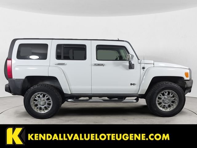 Used 2007 White Hummer Base image 4