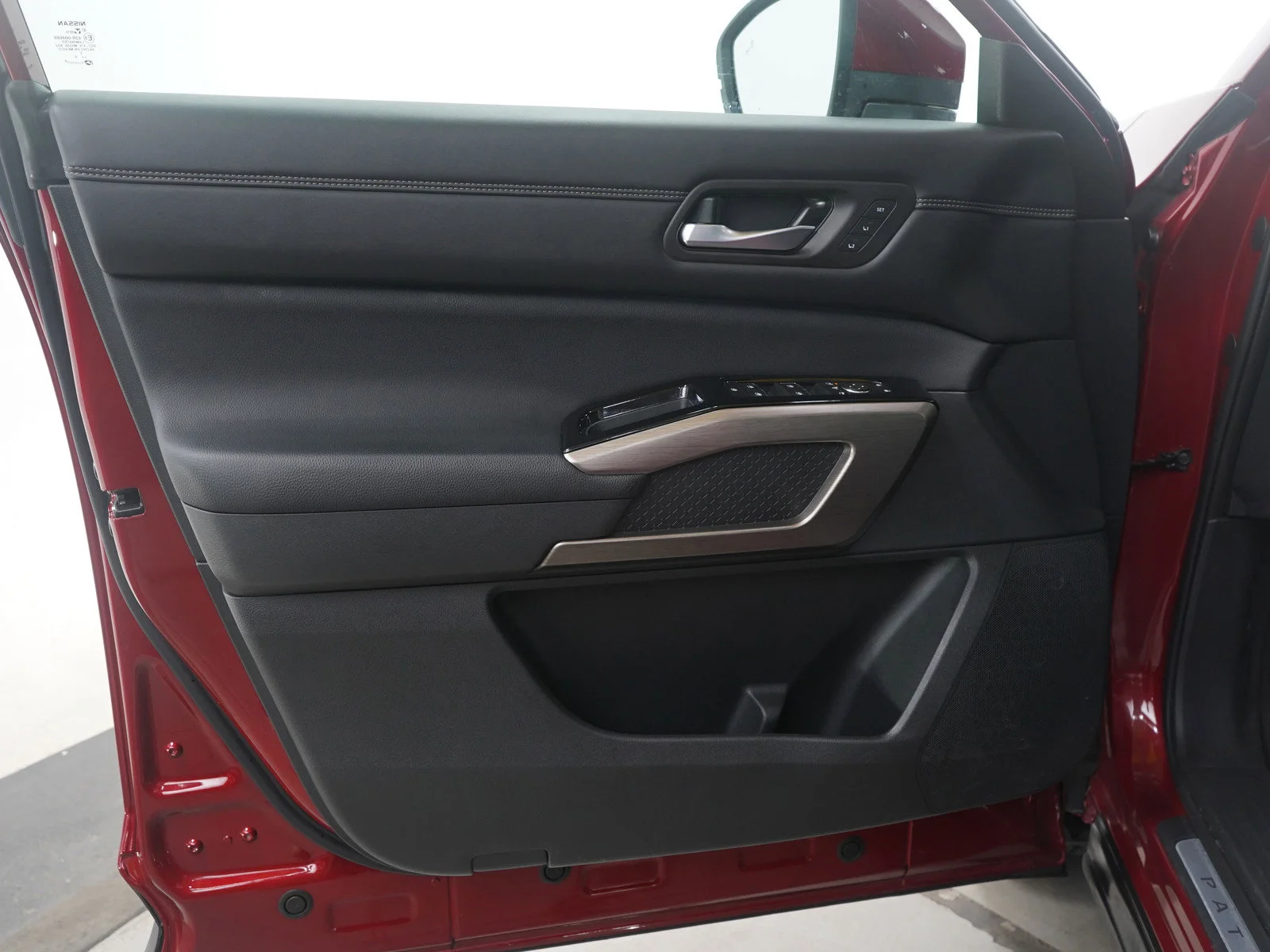 Used 2024 Scarlet Ember Nissan Platinum image 22