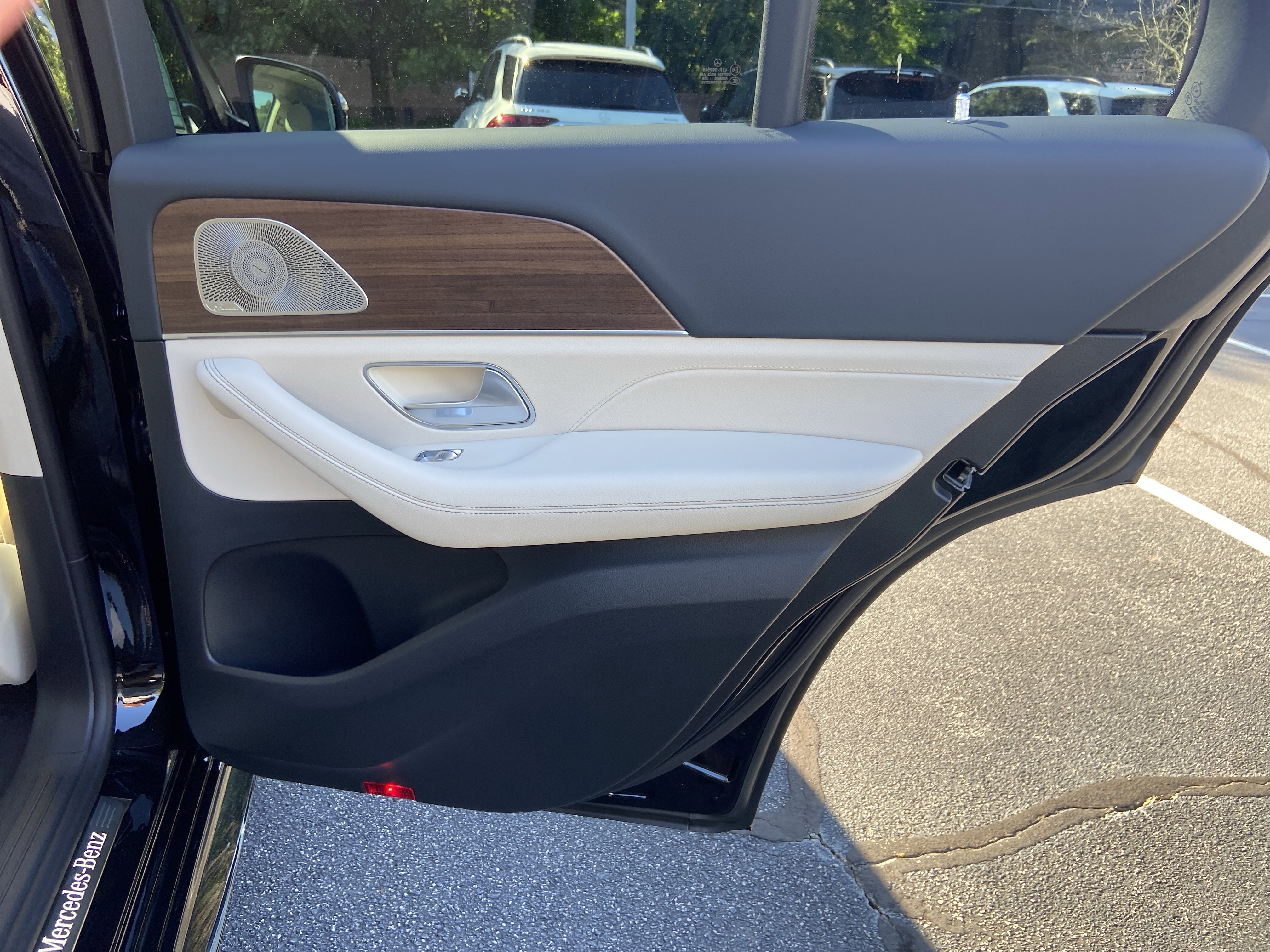 New 2026 Black Mercedes-Benz GLE 450 4MATIC® SUV image 38