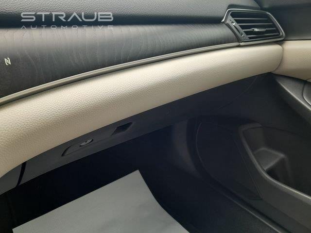 Used 2019 Platinum White Pearl Honda Touring image 36