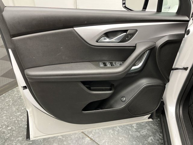 Used 2021 Iridescent Pearl Tricoat Chevrolet LT image 6