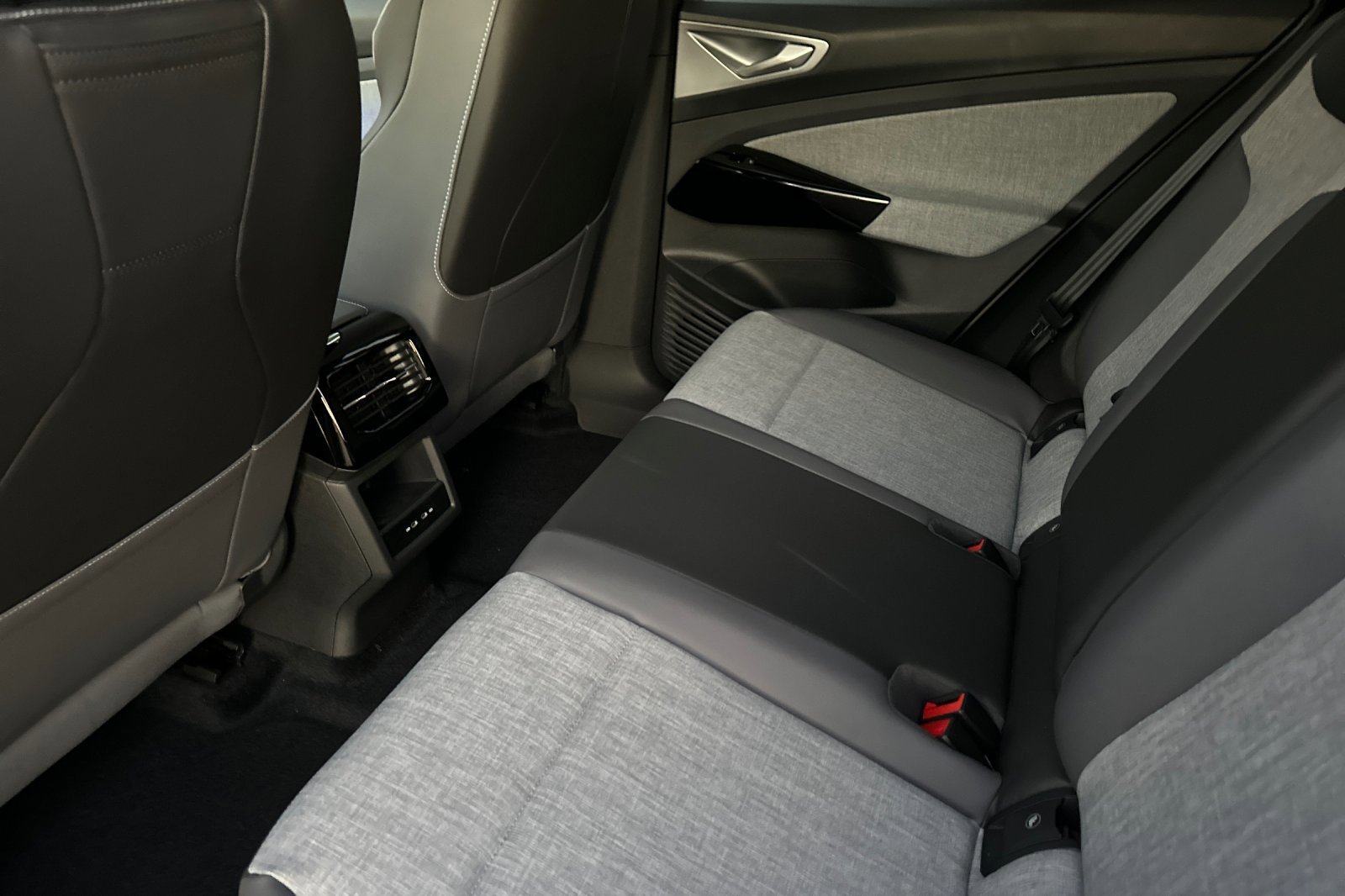 New 2026 Silver Mist Metallic Volkswagen Pro image 12