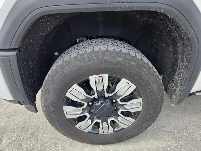 Used 2024 White GMC Denali image 7