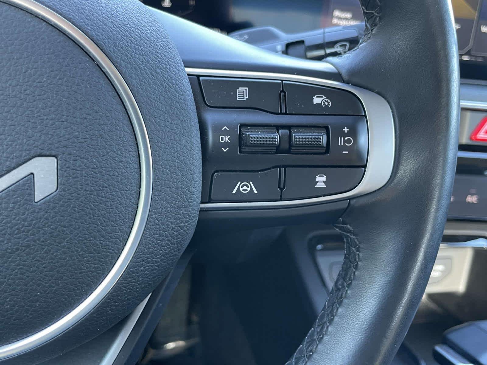 Used 2025 Yacht Blue Kia EX image 40