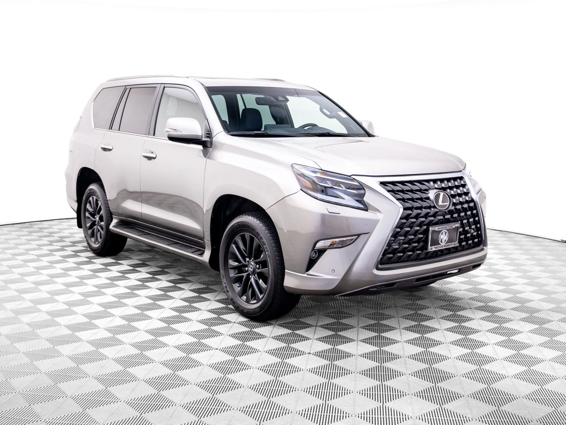 Used 2023 Silver Lexus 460 image 7