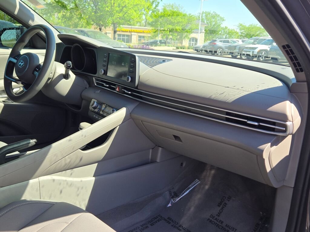 Used 2023 Gray Hyundai SEL image 7