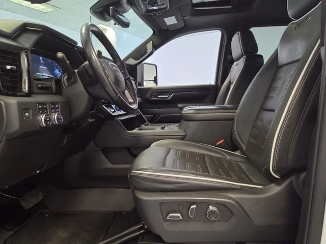Used 2024 White GMC AT4X image 11
