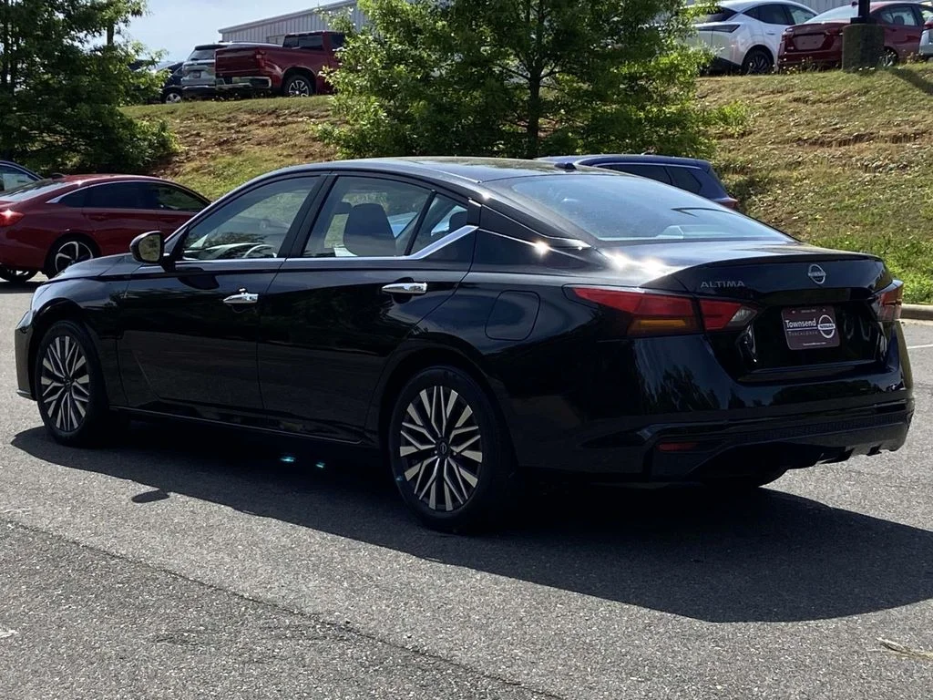 Certified Used 2025 Super Black Nissan SV image 5