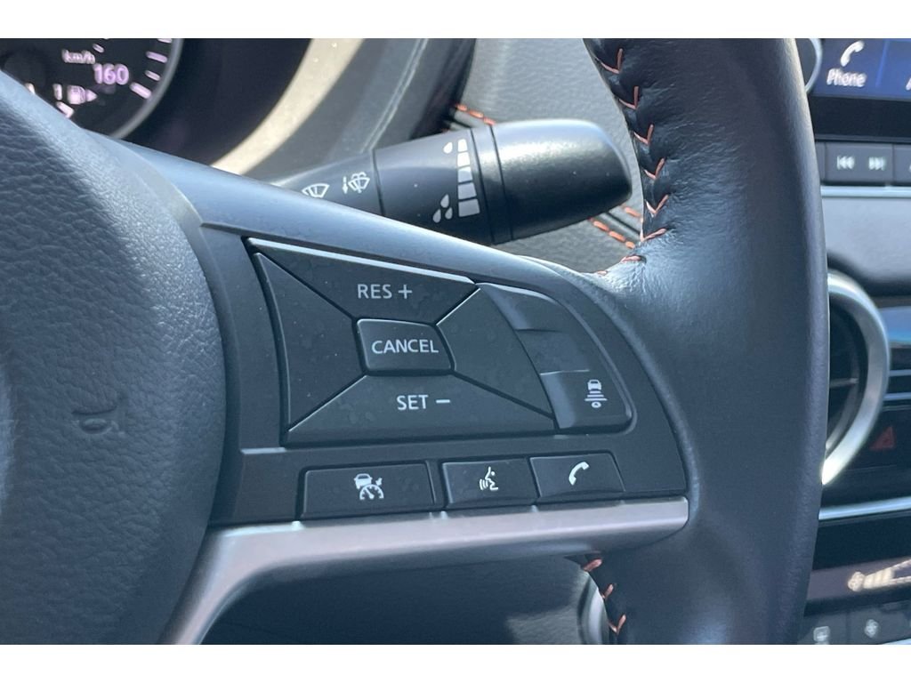 Used 2022 Aspen White TriCoat Pearl Nissan SR image 33