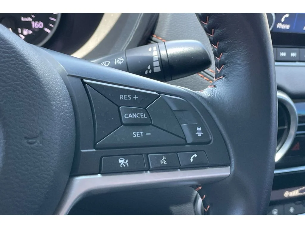 Used 2022 Aspen White TriCoat Pearl Nissan SR image 33