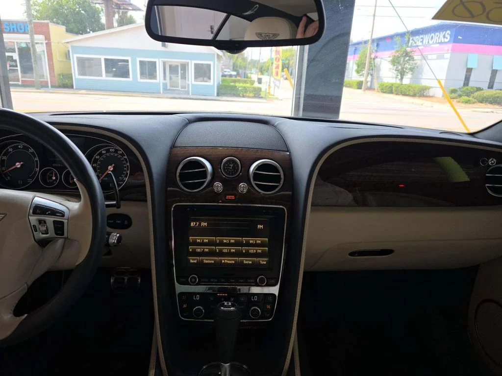 Used 2013 Blue Bentley V8 image 6