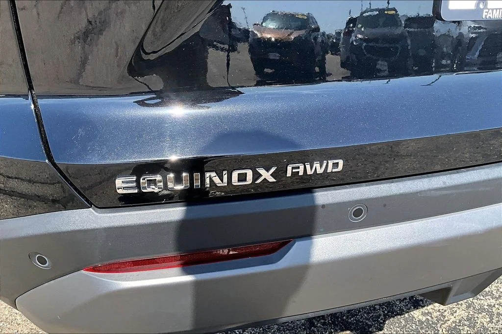 2025 Chevrolet Equinox LT - Photo 27