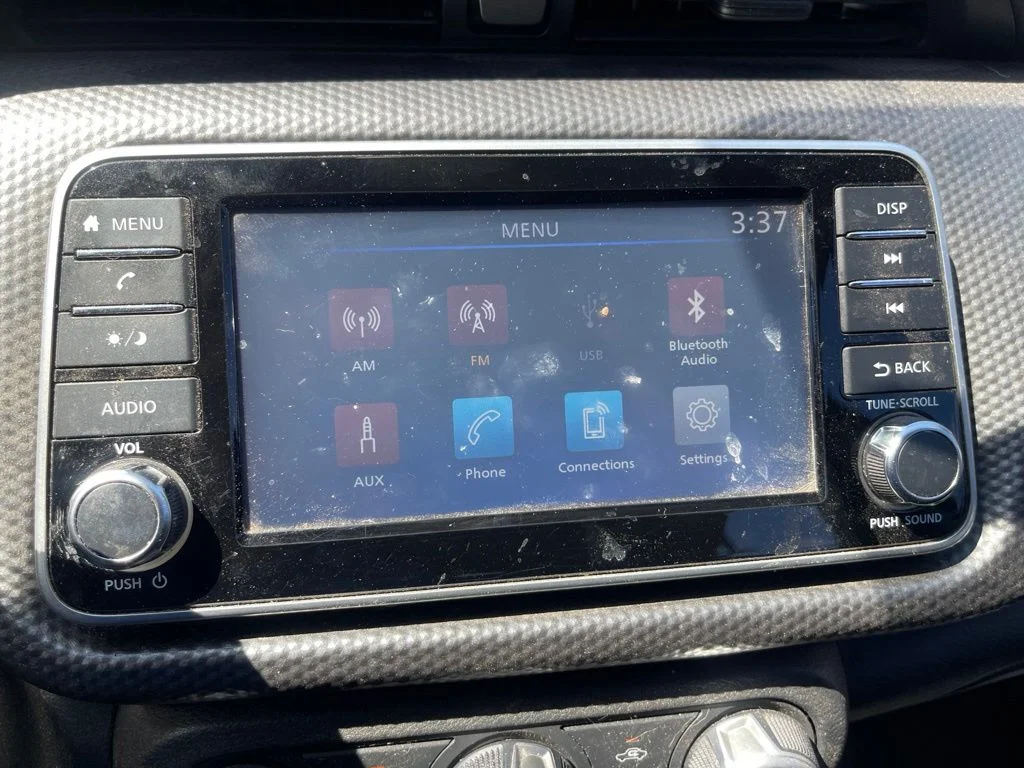 Used 2020 Gray Nissan S image 17