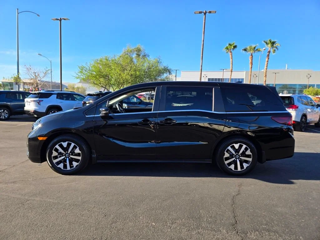Used 2025 Black Honda EX-L image 3