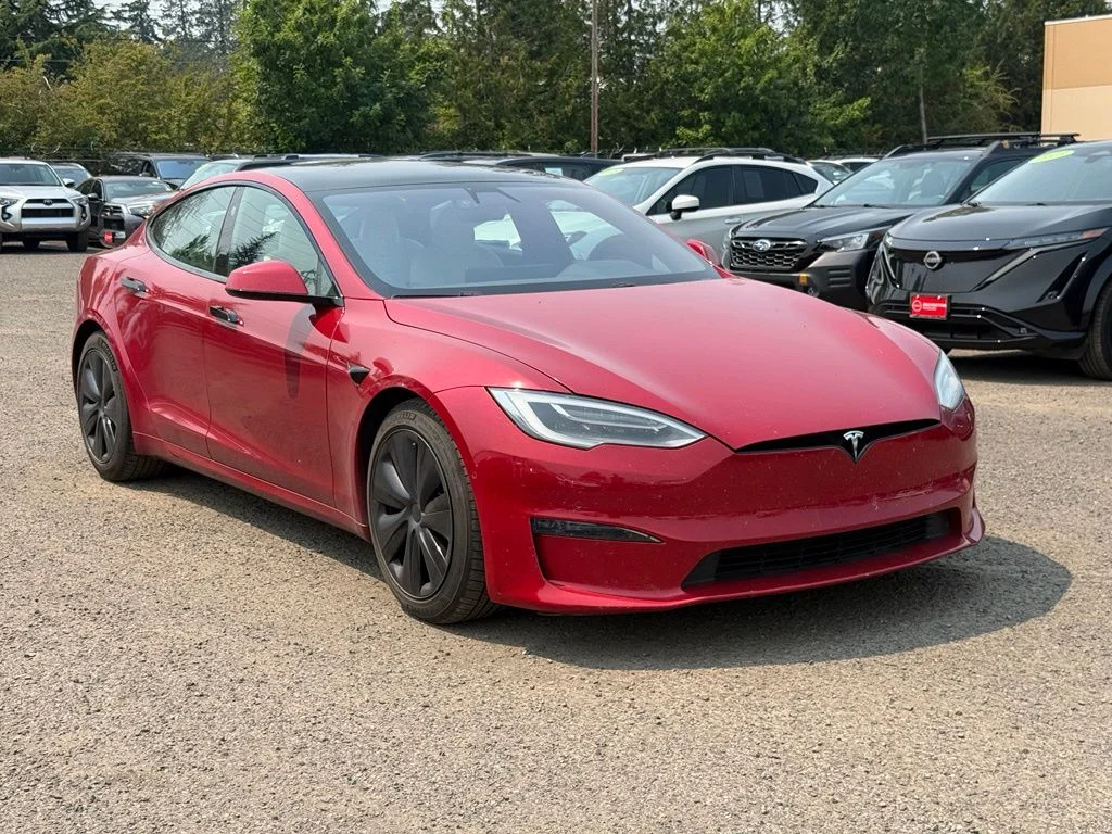 Used 2022  Tesla Base image 1