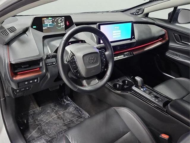 Certified Used 2023 PLATINUM WHITE PEARL MC. Toyota  image 8