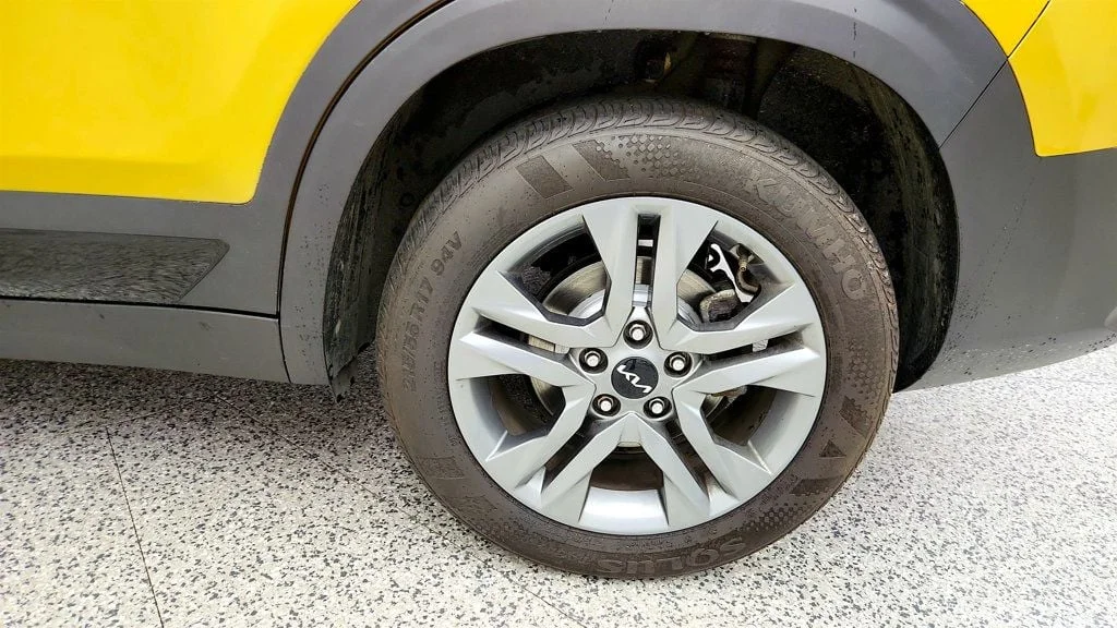 Used 2023 Starbright Yellow/Black Roof Kia S IVT AWD w/ Navigation Pkg & Illuminated Sills image 9