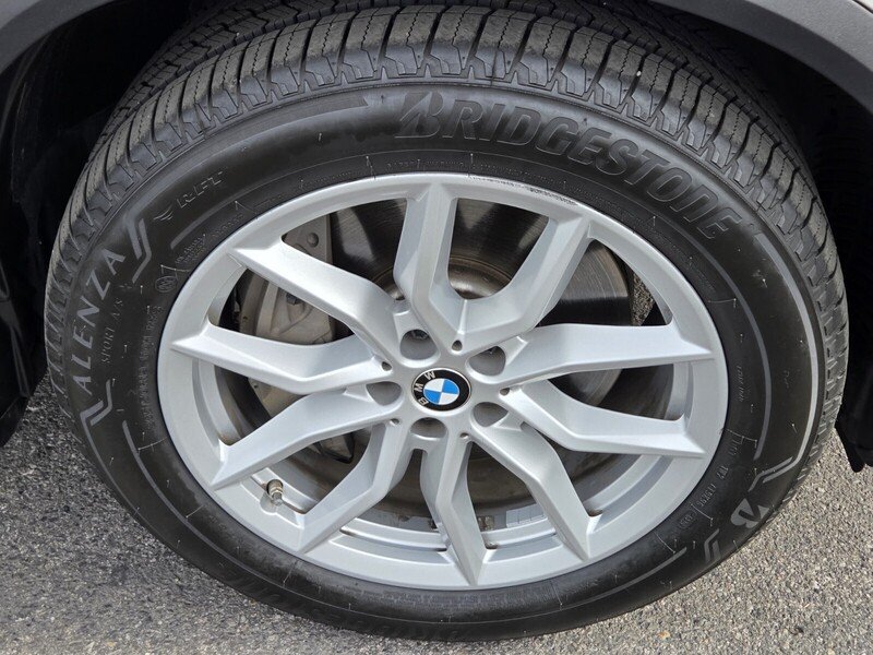 Used 2019 White BMW xDrive50i image 11