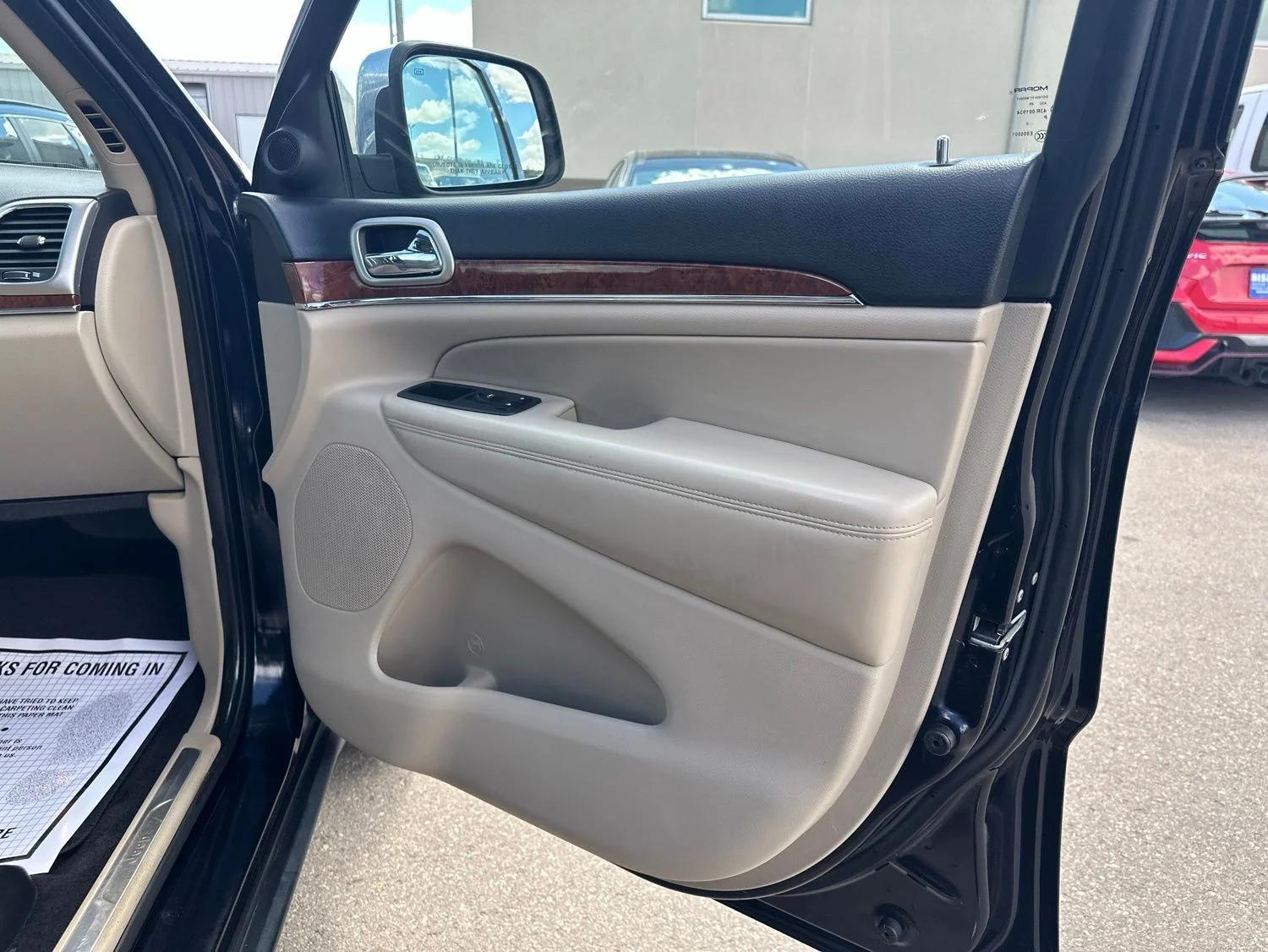 Used 2011 Black Jeep Limited image 37