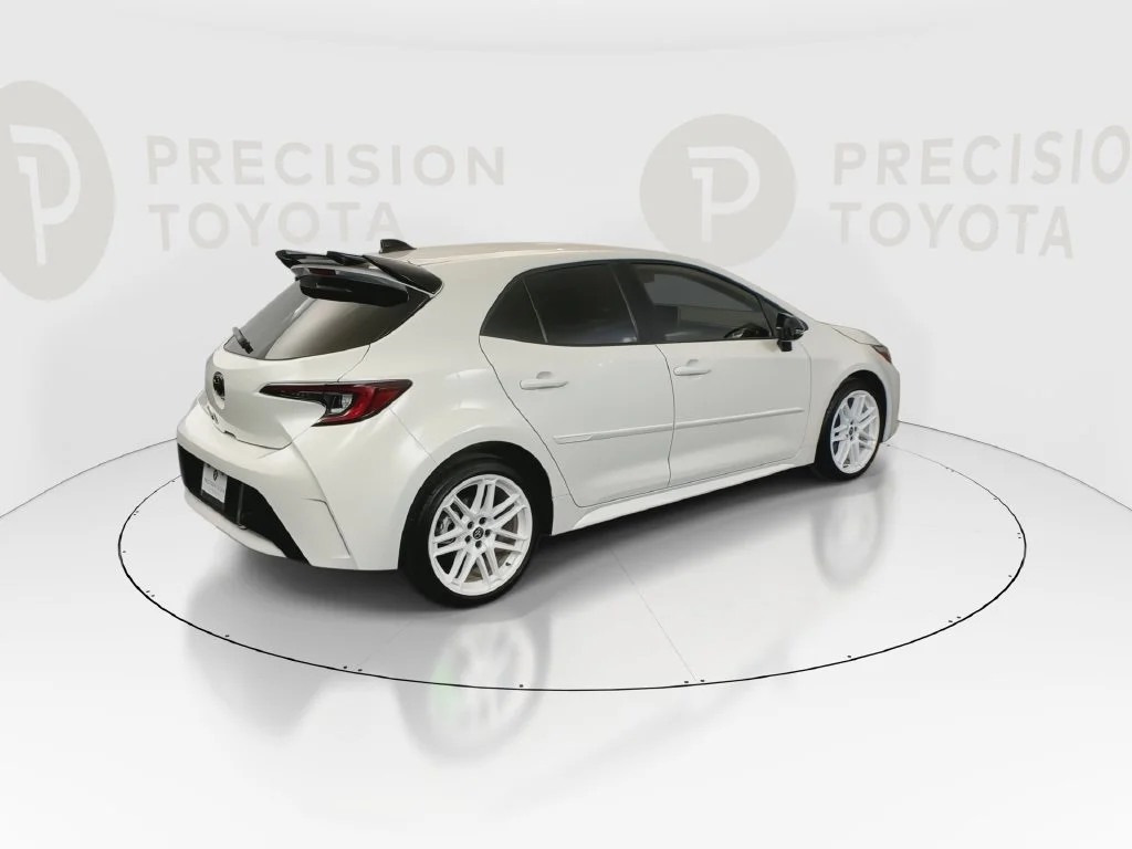 Used 2026 Ice Cap Toyota SE image 21