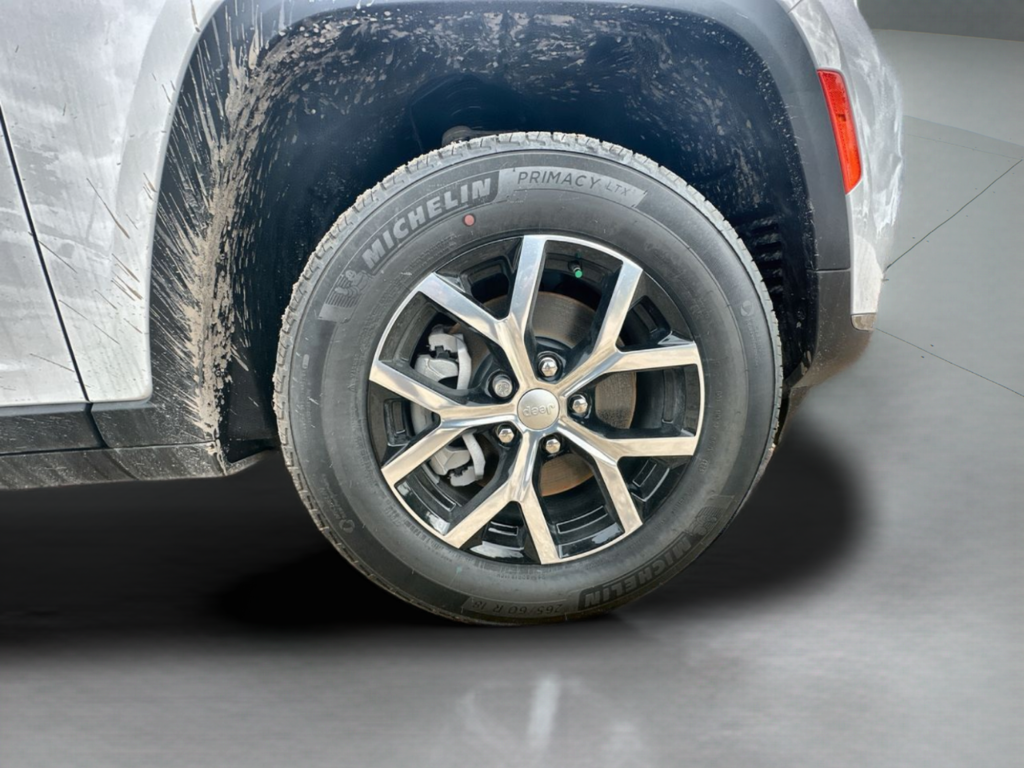 New 2025 Bright White Clear-Coat Exterior Paint Jeep Limited image 46