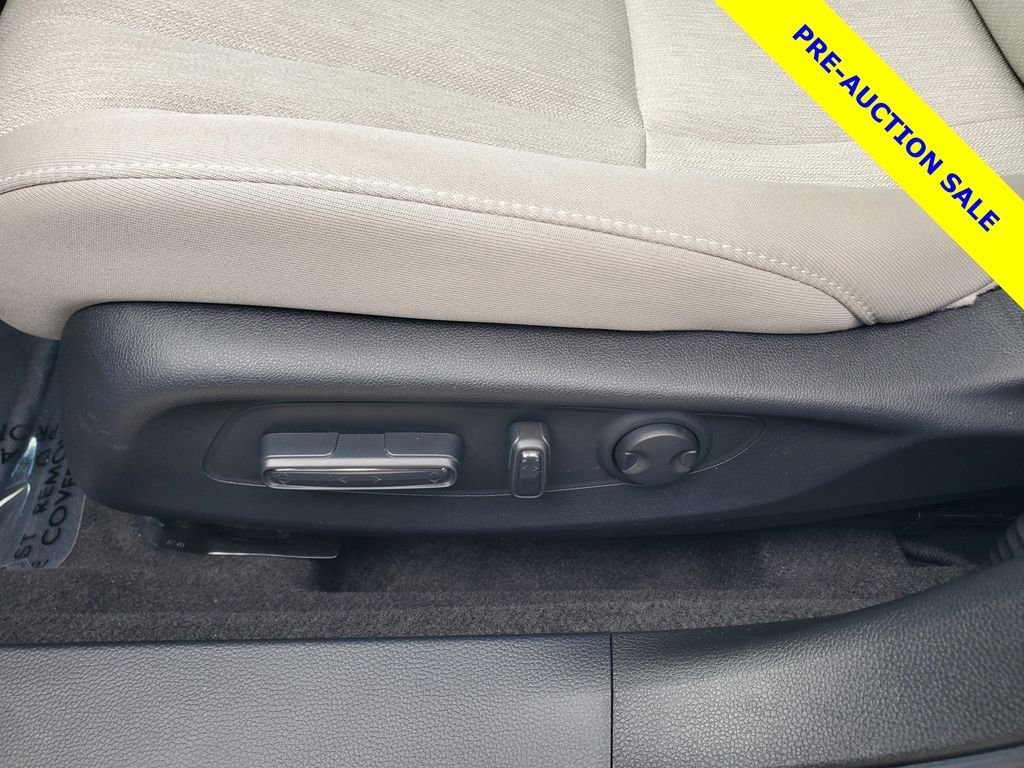 Used 2025 Gray Honda SE image 18