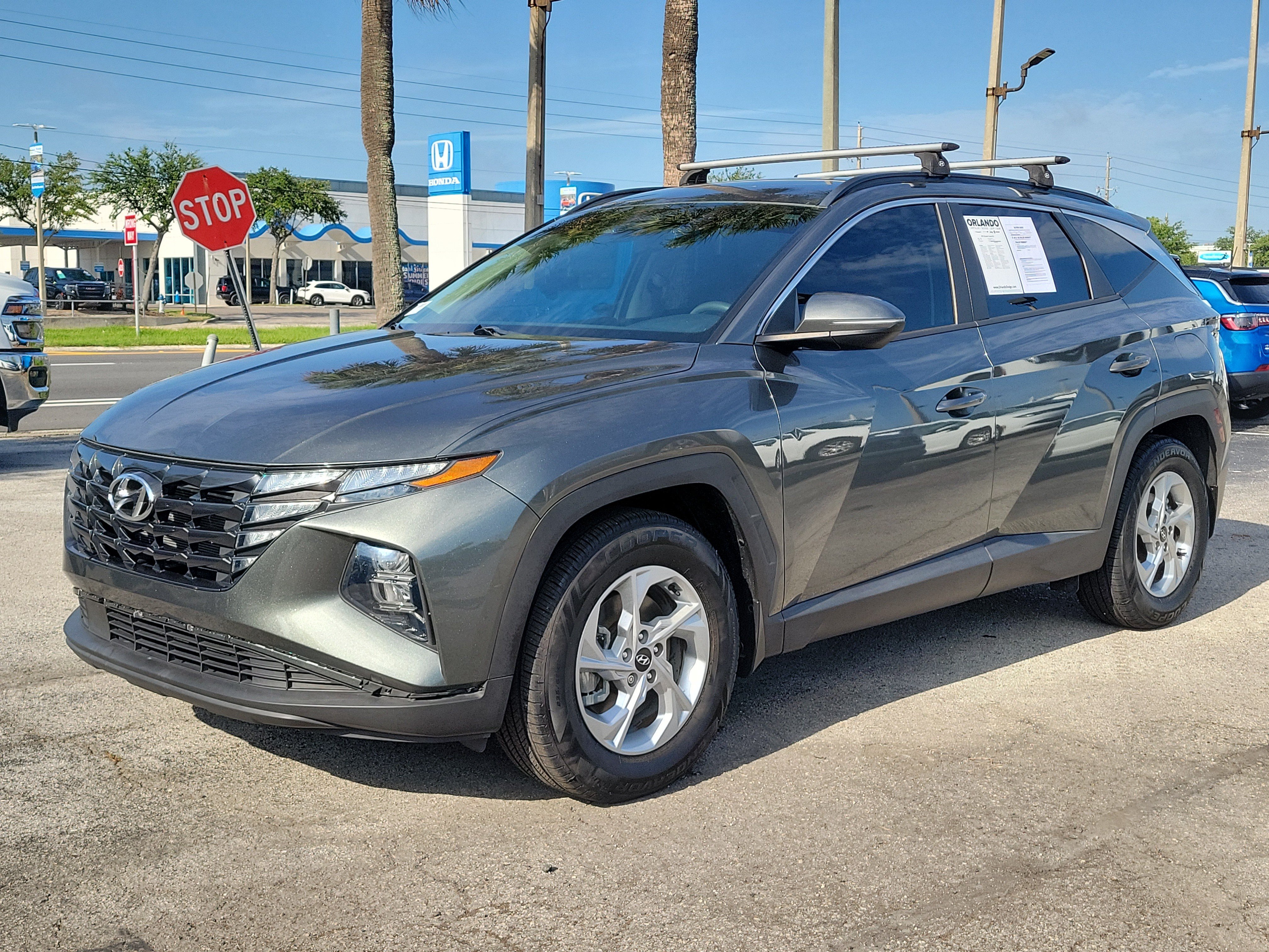 Used 2022 Amazon Gray Hyundai SEL image 2