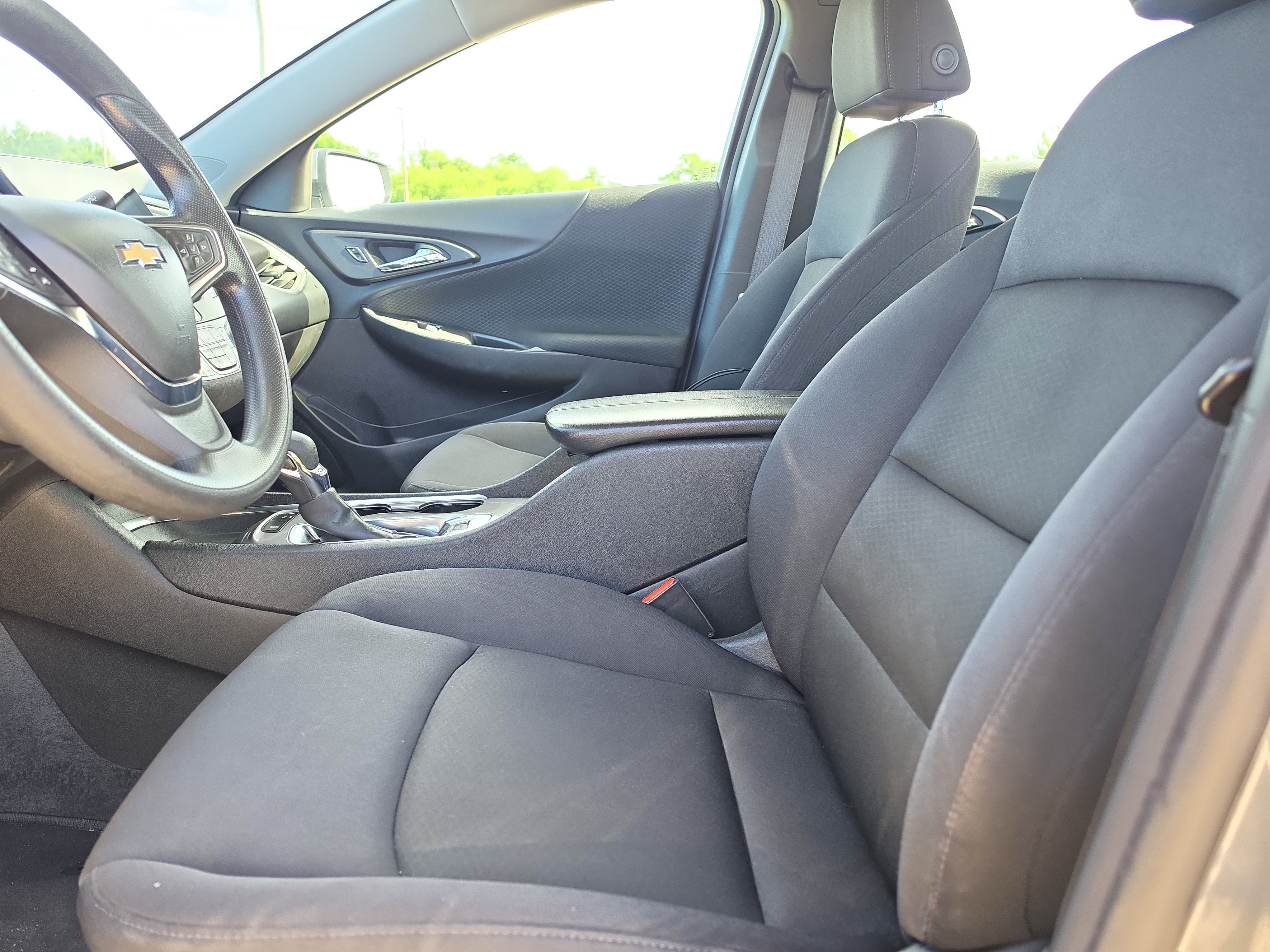 Used 2024 Sterling Gray Metallic Chevrolet 1LT image 17