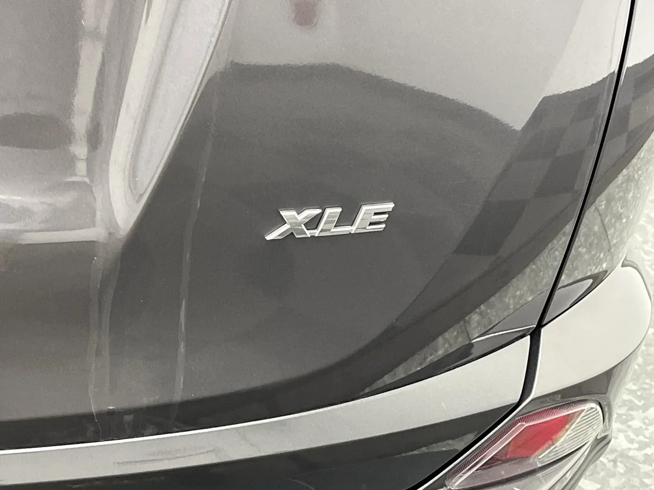 Used 2016 Gray Toyota XLE image 27