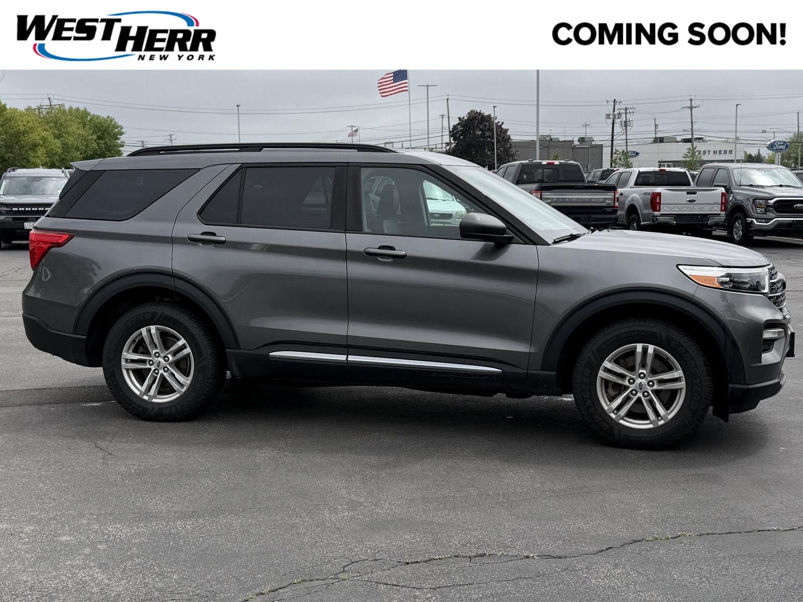 2023 Ford Explorer XLT 4WD's photo