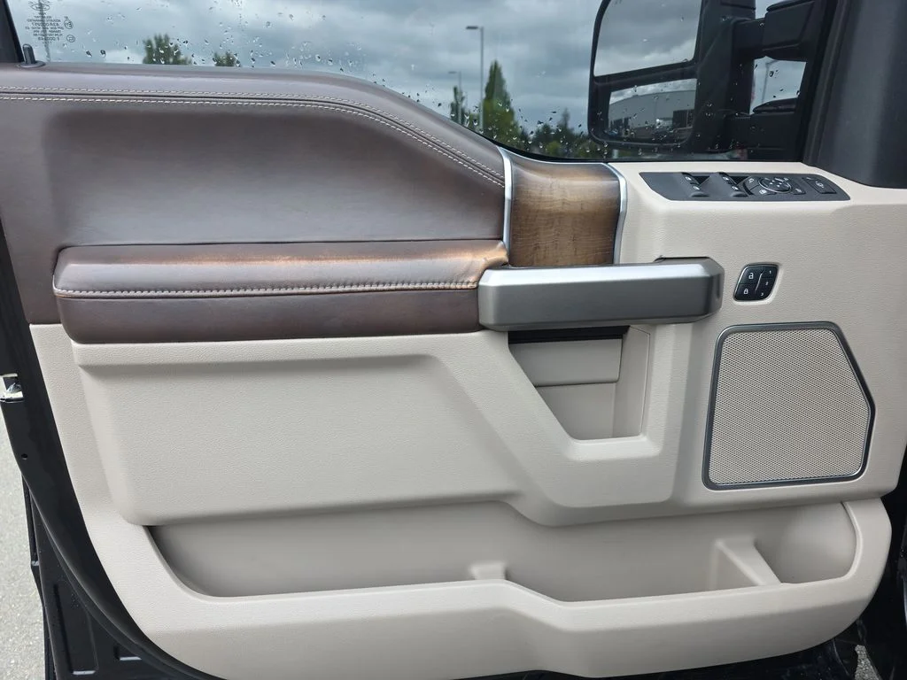 Used 2018 Black Ford Limited image 17
