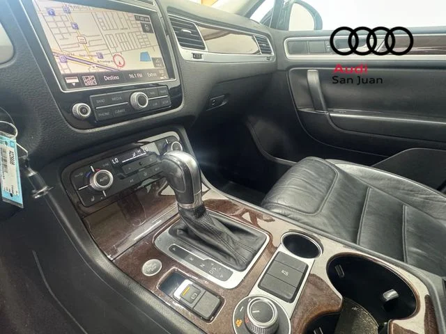 Used 2015 Black Volkswagen V6 Lux image 32
