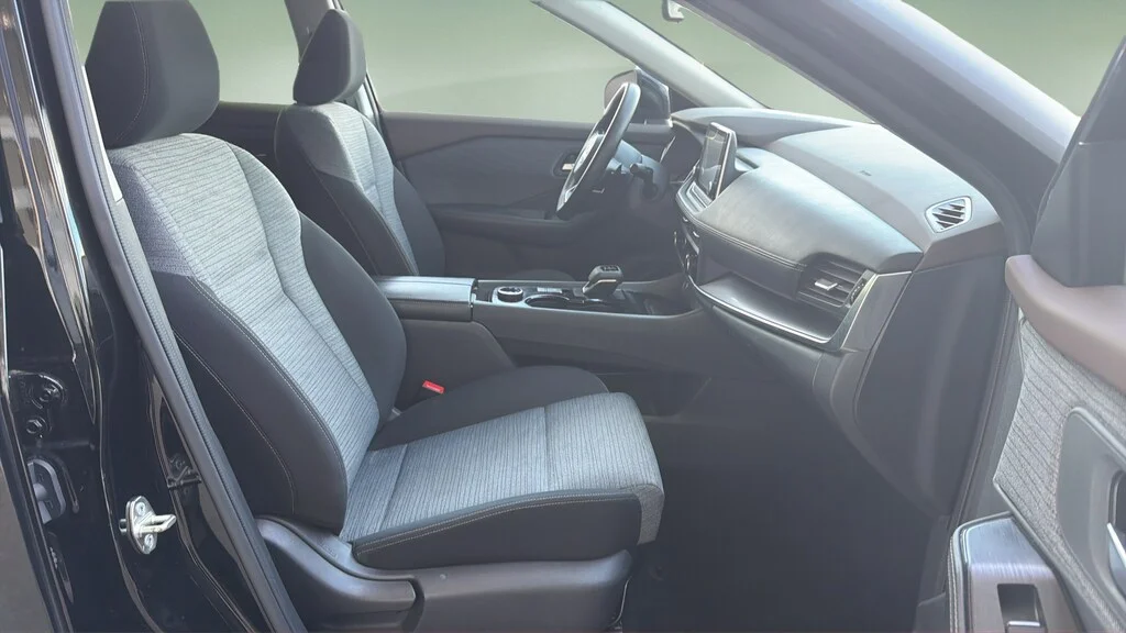 Used 2023 Super Black Nissan SV image 11
