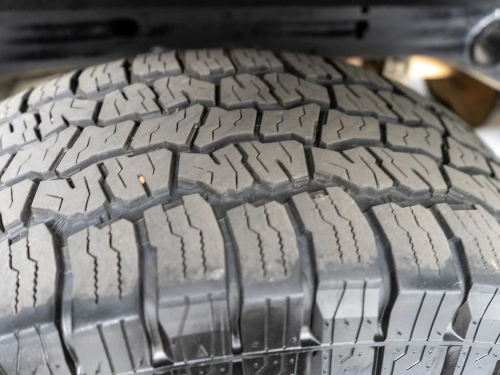 Used 2018 Gray GMC SLT image 32