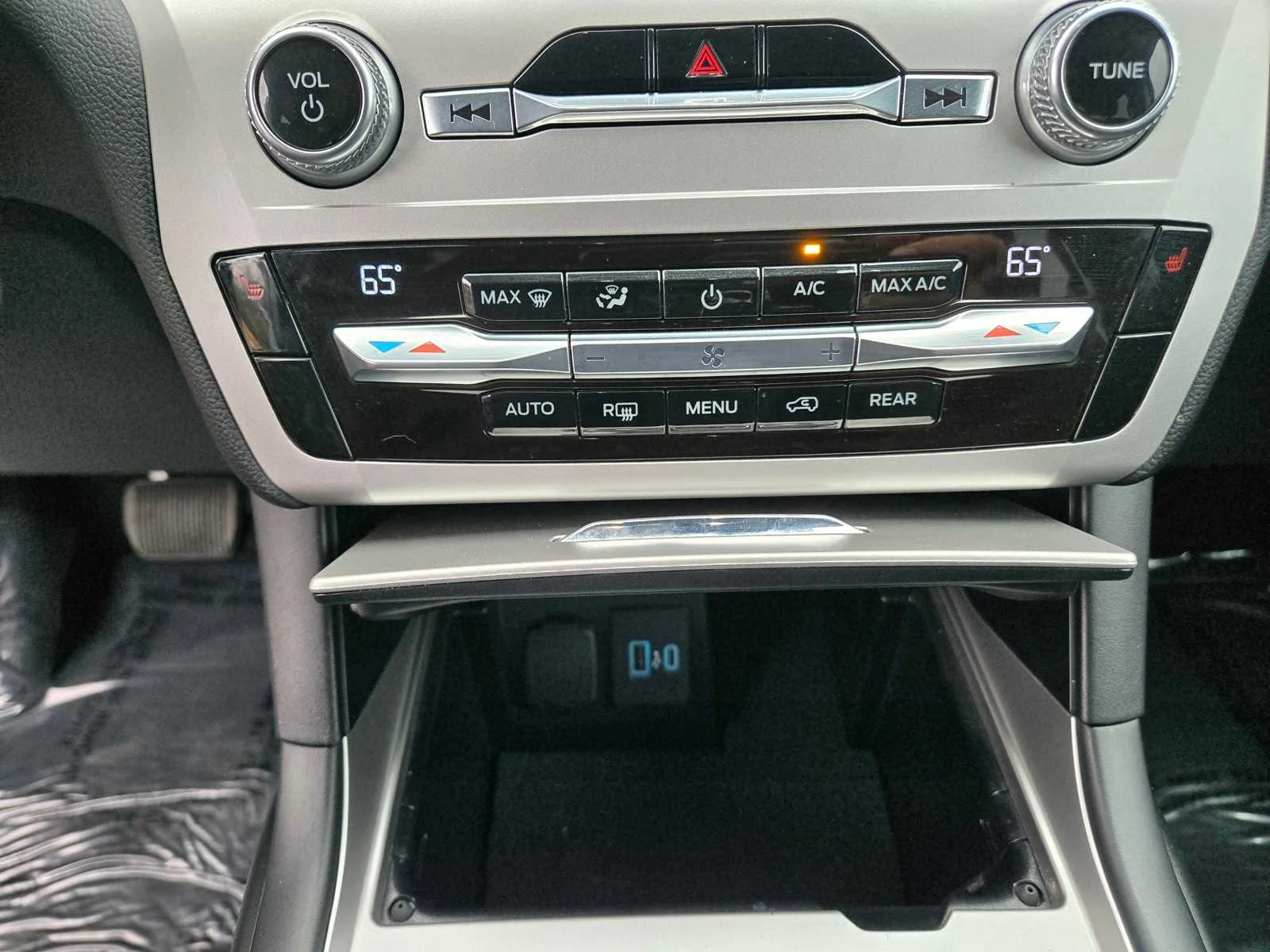 Used 2021  Ford XLT image 17