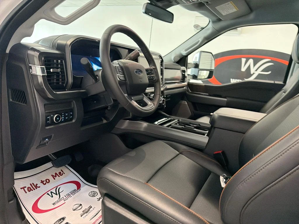 New 2027 Oxford White Ford F-250® Lariat® image 12
