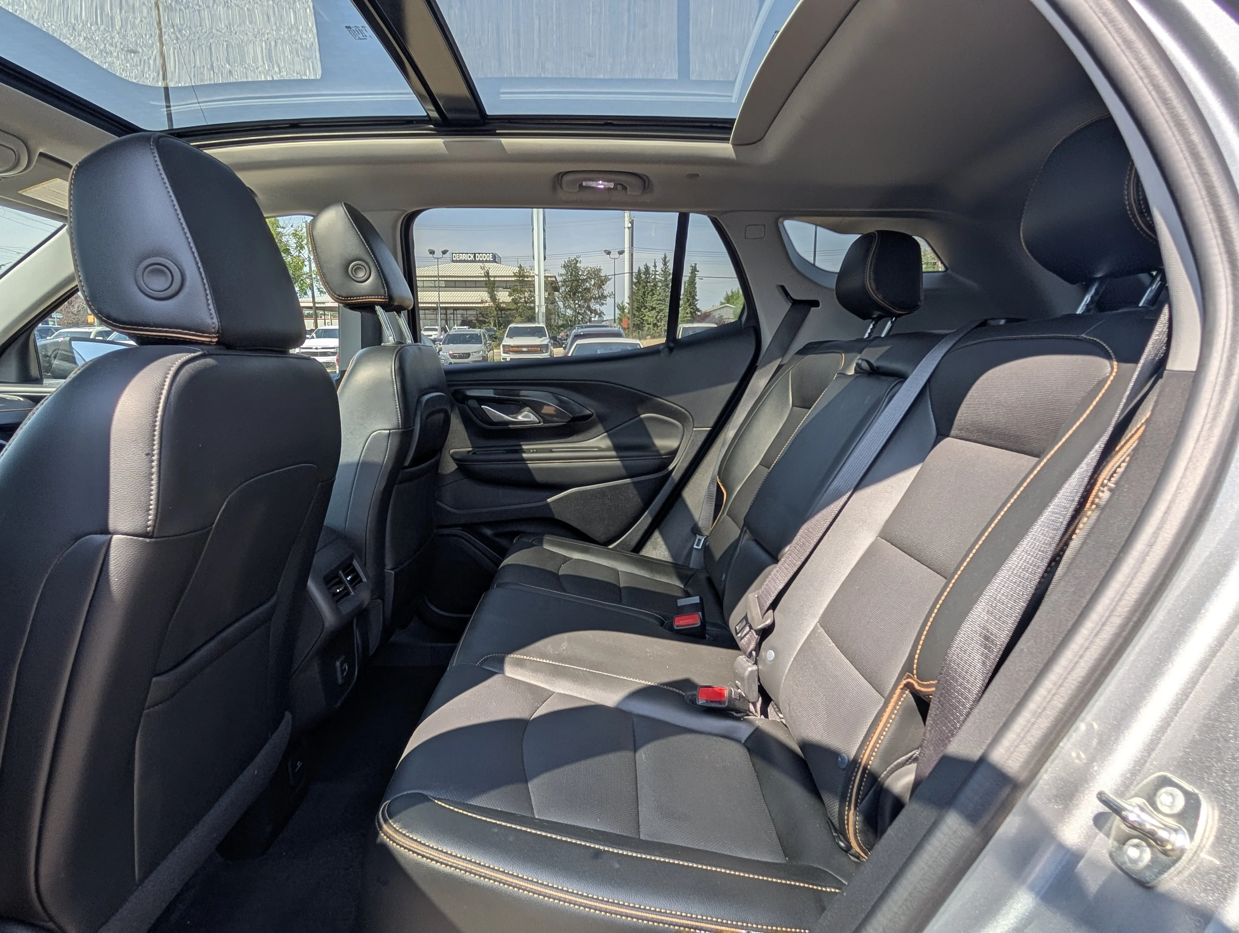 Used 2024 Summit White GMC AT4 image 21