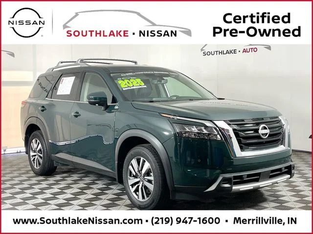 2025 Nissan Pathfinder SL 4WD's photo