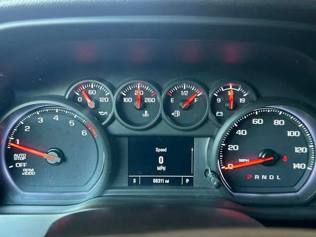 Used 2022 White Chevrolet Custom image 6