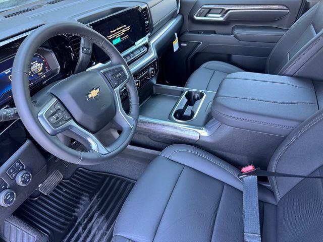 2025 Chevrolet Silverado 3500 HD LTZ - Photo 8