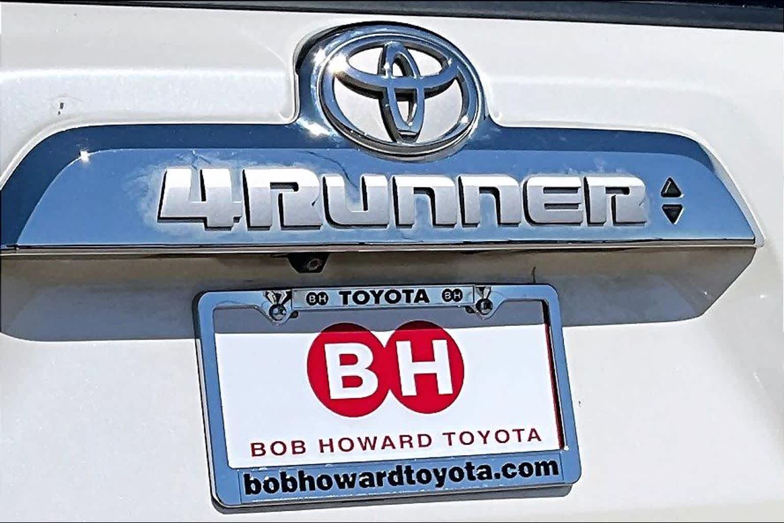 Used 2017 Blizzard Pearl Toyota Limited image 31