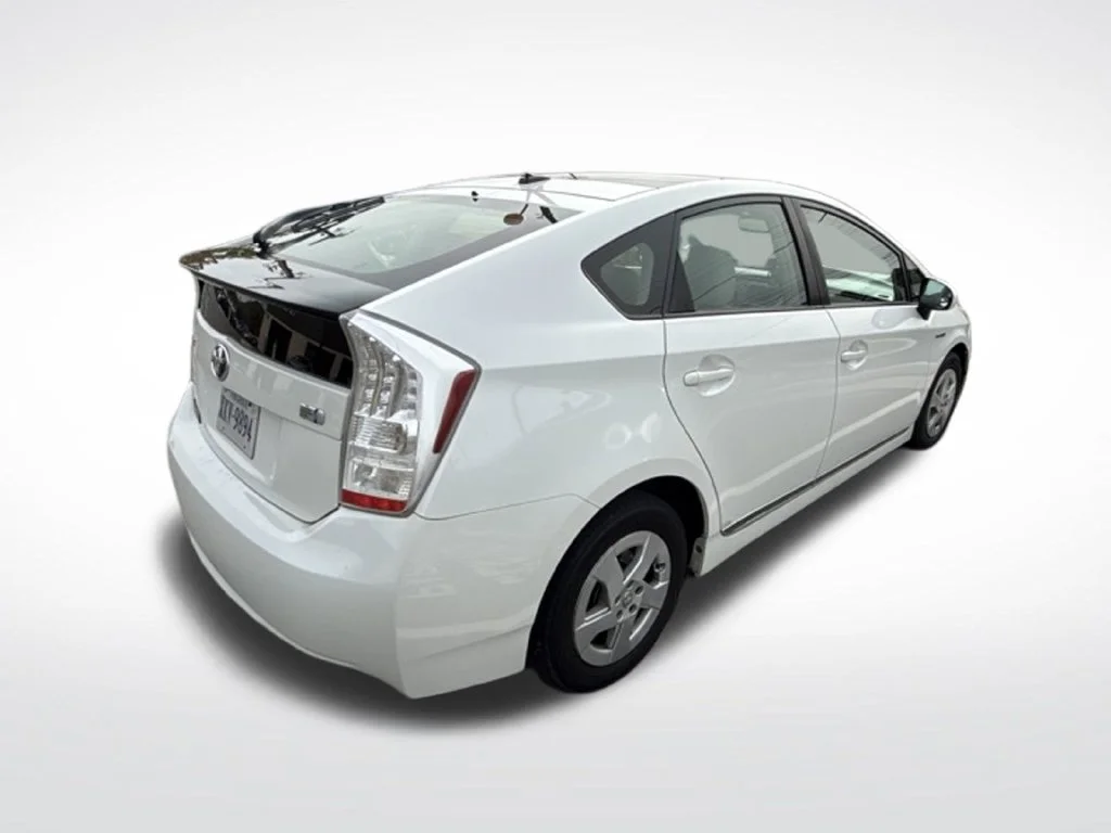 Used 2010  Toyota  image 3