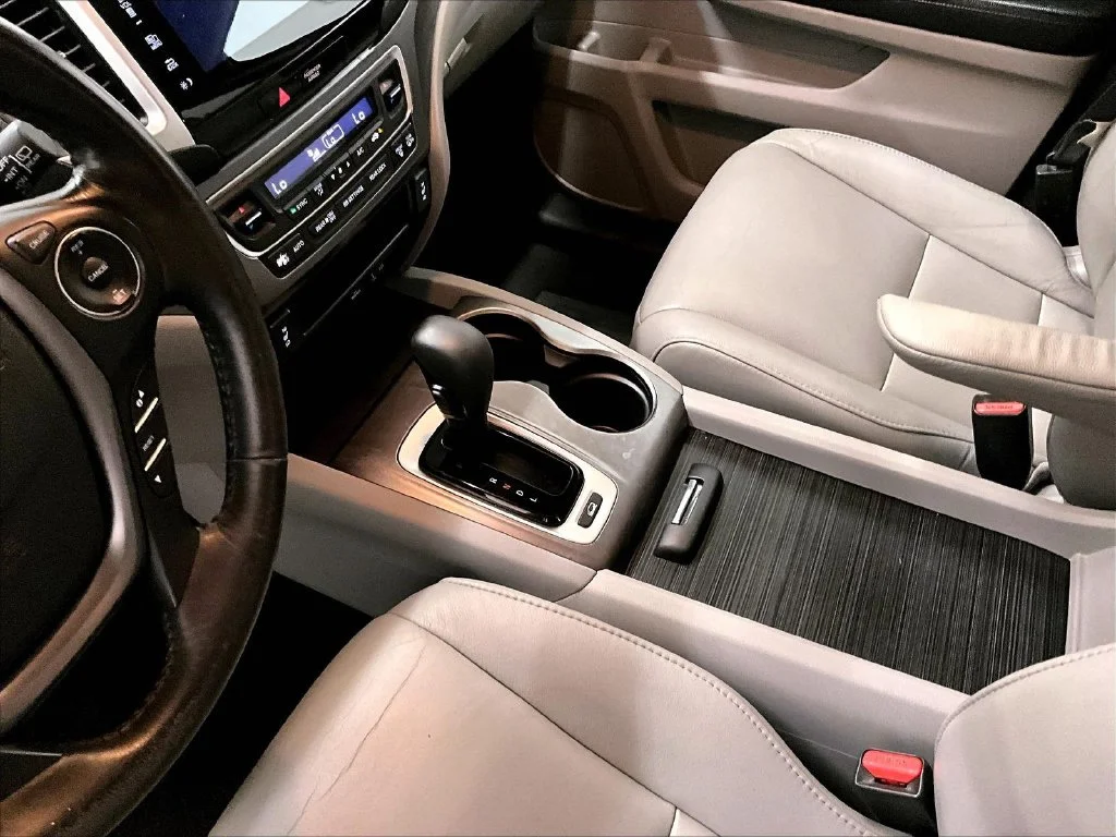 Used 2018 Blue Honda EX-L image 18